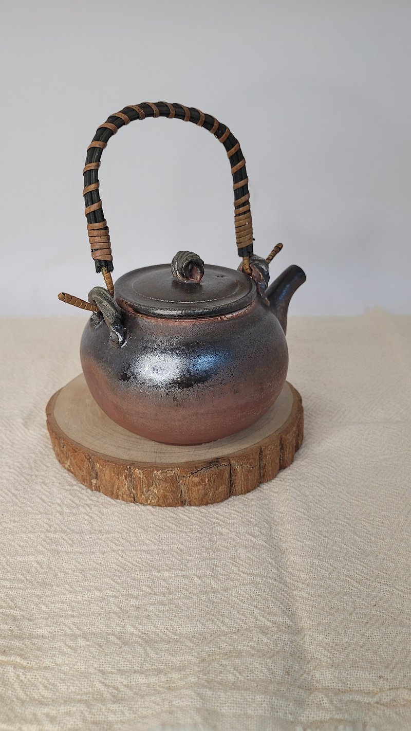Clay firewood kettle handle firewood kettle Chinese teapot - ถ้วย - ดินเผา 