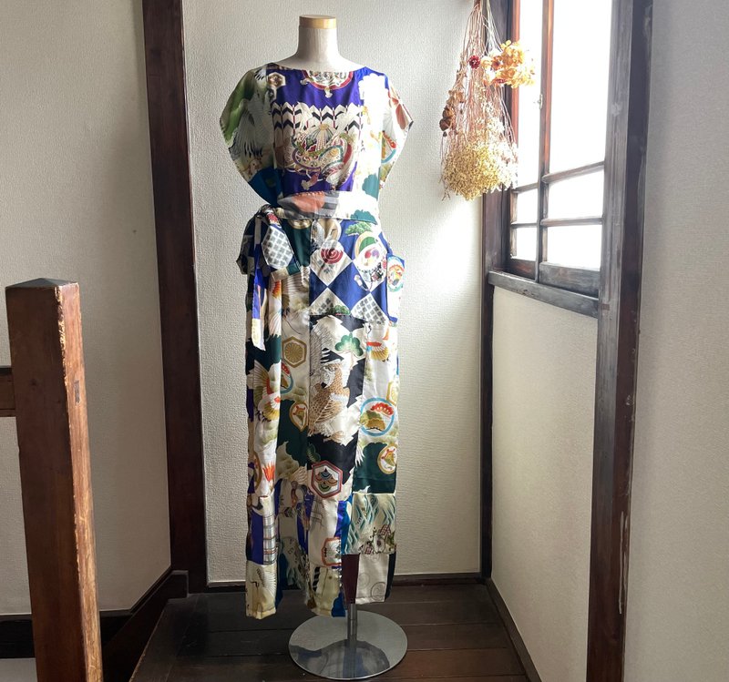 Boys' kimono Remake dress Japanese vintage fabric remake clothing - ชุดเดรส - วัสดุอื่นๆ สีน้ำเงิน