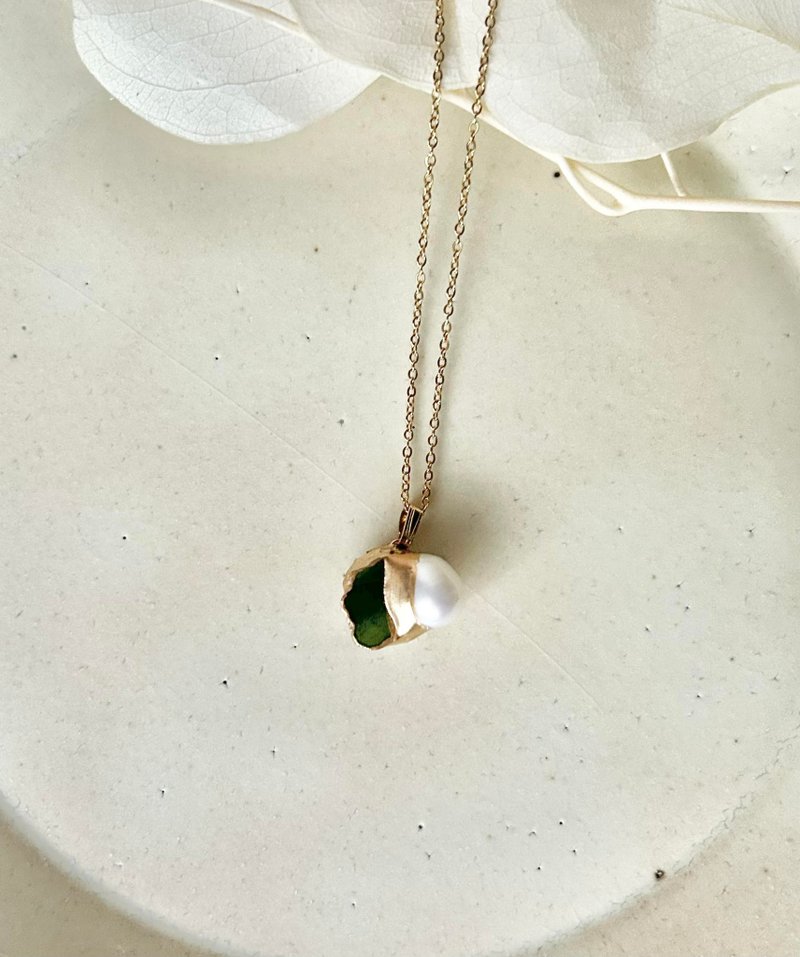 織部焼 金継ぎ  ネックレス サージカルステンレスチェーン　アレルギー対応 18K　深い緑　淡水パール　天然石　伝統工芸　No.75 - 項鍊 - 陶 綠色