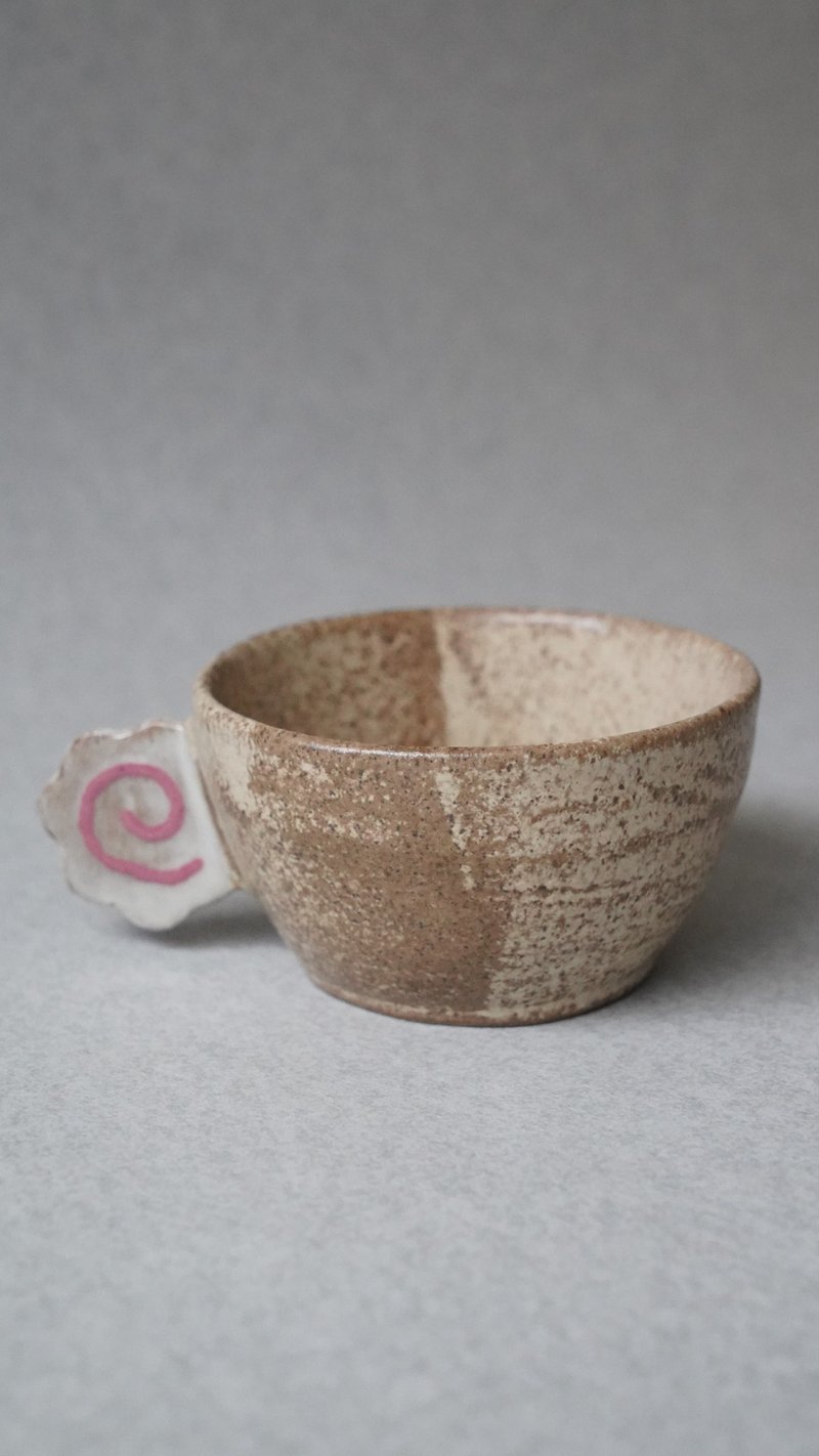 • 米粒出陶中 • 036 魚日子 - 魚板杯 - 其他杯子 - 陶 卡其色