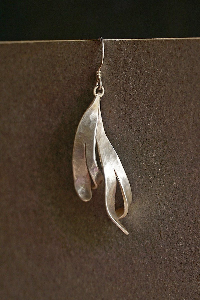 Staghorn fern hand made single earrings single earrings - Earrings & Clip-ons - Silver Silver