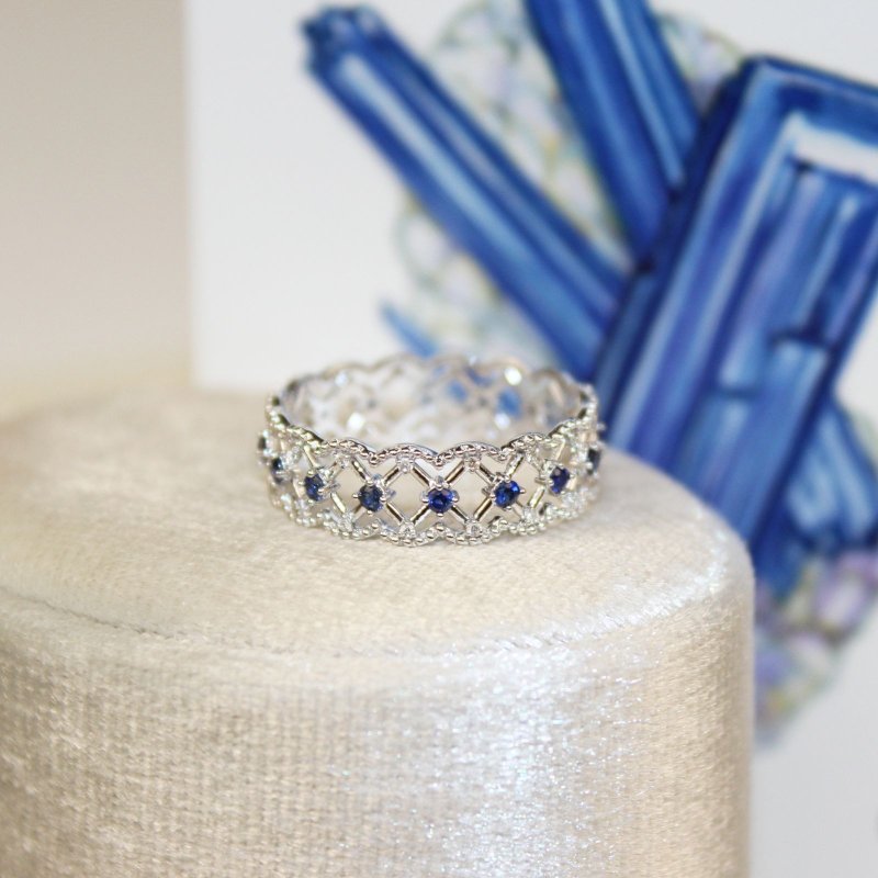 [Blue Star] 18K natural sapphire carved lace ring Japanese style carved sapphire ring - แหวนทั่วไป - เครื่องประดับ สีเงิน