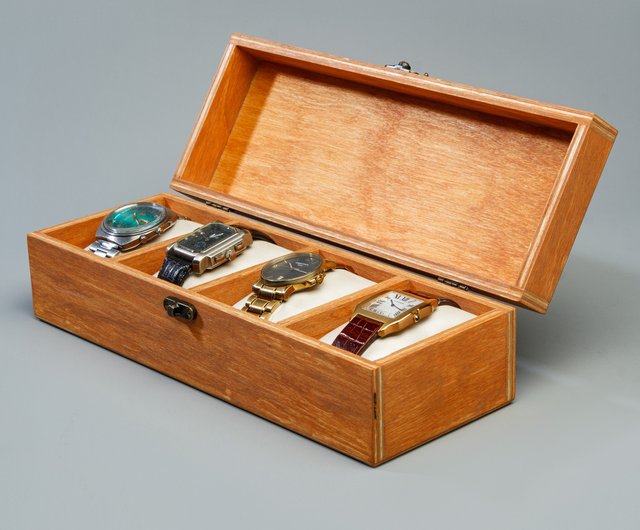 【希少】木製アンティーク ジュエリーボックス 時計彫刻 高級感 北欧クラッシック 手作りの時計とジュエリーボックス: クッション付き彫刻ディスプレイ