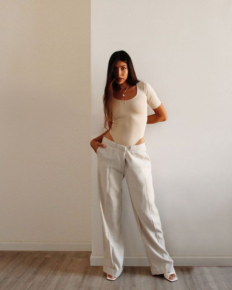 Nordic Minimalist - Fitted and Comfortable Organic Cotton U-Neck High Slit Jumpsuit Women (Milk Tea) - เสื้อยืดผู้หญิง - ผ้าฝ้าย/ผ้าลินิน สีกากี