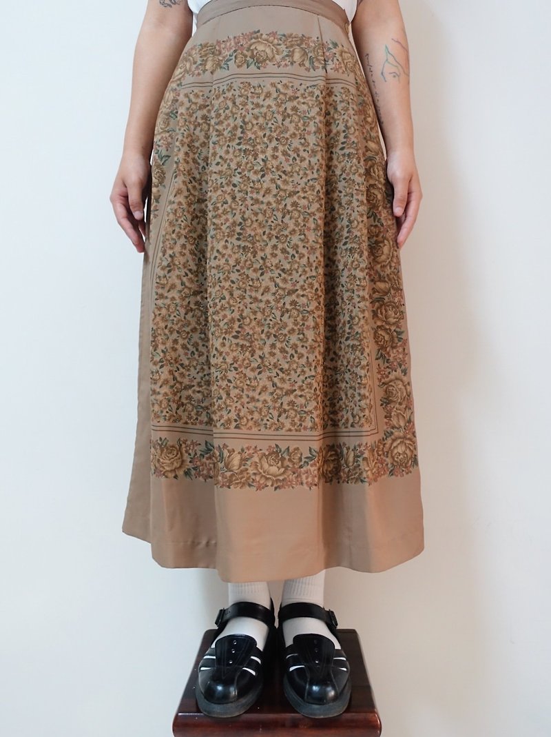 Awhile moment | Vintage Floral Skirt no.16 - กระโปรง - เส้นใยสังเคราะห์ หลากหลายสี