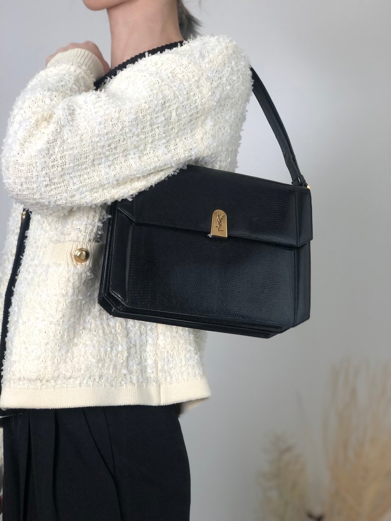 【 日本直送 名牌中古包 】Yves Saint Laurent YSL 側背包 黑色 皮革 蜥蜴壓紋 m3beni - 側背包/斜背包 - 真皮 黑色
