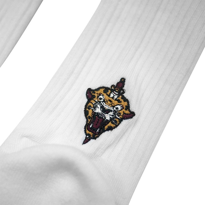 AFTER WORK 後腳跟刺繡 匕首獵豹刺青圖 白色襪子 - 襪子 - 棉．麻 白色