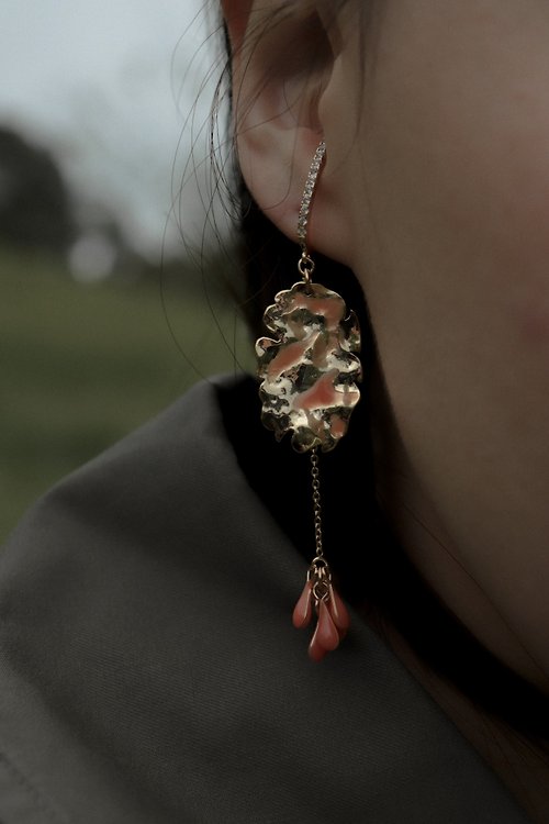 vingt-six 舞會中的耳垂夾/vingtsix 耳夾耳環 約會飾品 樹脂耳環 飾品推薦
