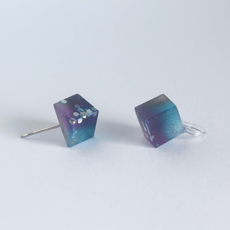 Heavy Rock of the Dark Night / resin earring - Single /  ICE CUBE - Earrings & Clip-ons - Resin Purple