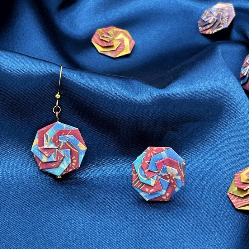 Three-dimensional mandala l red + blue l - Yuzen style origami earrings - ต่างหู - กระดาษ สีน้ำเงิน