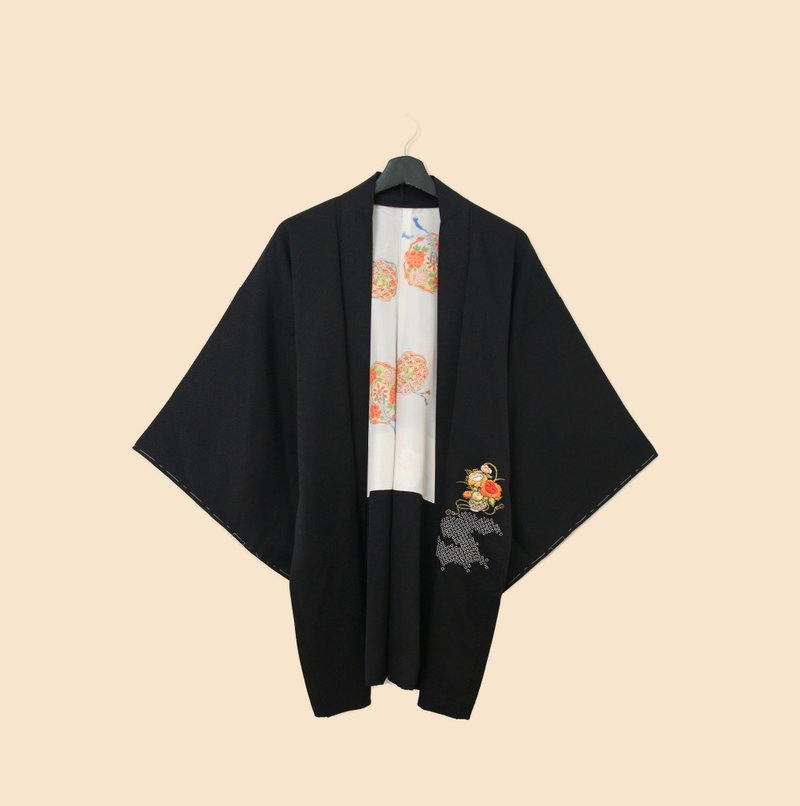 Back to Green-Japan brings back haori exquisite embroidery baskets/vintage kimono - เสื้อแจ็คเก็ต - ผ้าไหม 