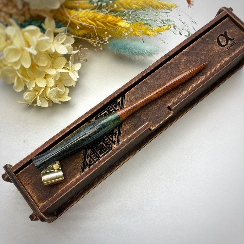 Oblique calligraphy pen holder - 筆筒/筆座 - 木頭 咖啡色