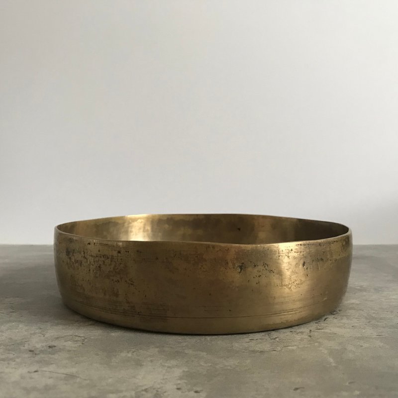 古董黃銅淺型頌缽/花器 臍輪冥想靜心 Singing Bowl - 其他 - 其他金屬 