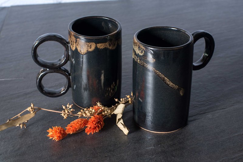 Good friend series, big ear cups, hand-drawn bad, glaze burner, hand-made pottery - Mugs - Pottery Black