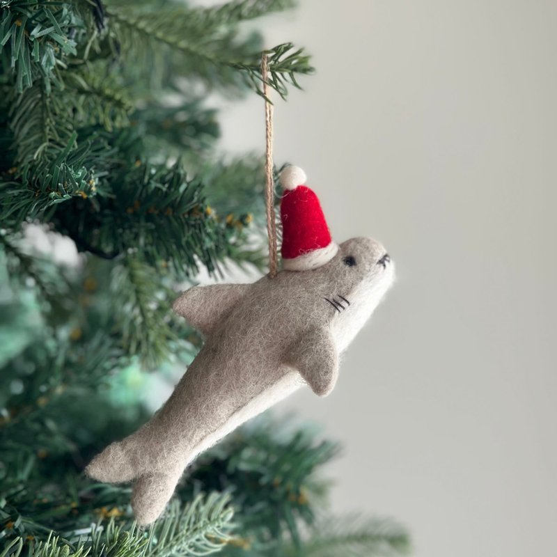 Christmas tree pendant shark wearing Christmas hat Christmas decoration wool felt Christmas pendant Christmas decoration - ของวางตกแต่ง - ขนแกะ 