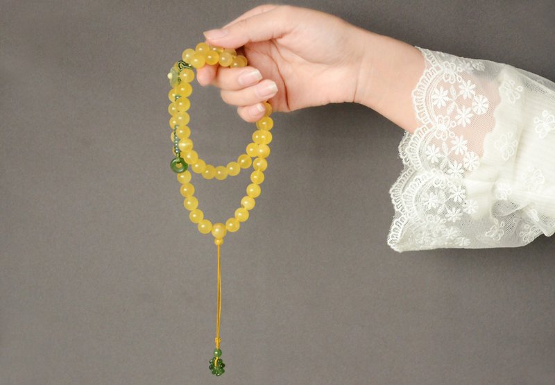 [Yunshan Yidan] Amber Natural Amber 54 Rosary Rosary Handheld Necklace - Necklaces - Gemstone Yellow
