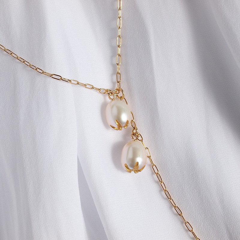 Made in Japan Y-shaped bud pearl necklace - Jewelry with carved pearls and gold dust - Multi-way, versatile - Necklaces - Pearl 