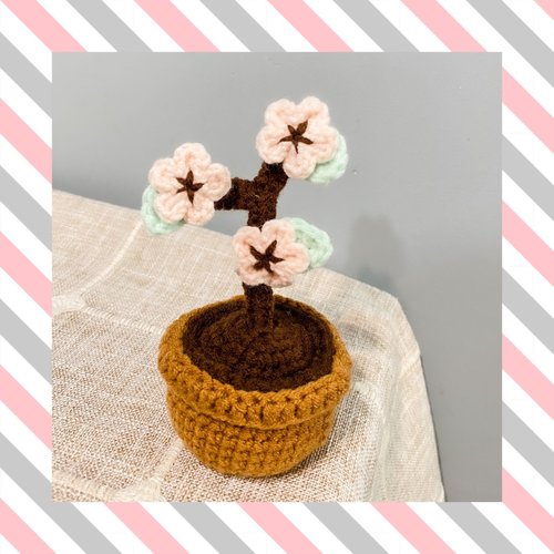 満開桜と小学生の春の置物_ハンドメイド 手編み 小物入れ