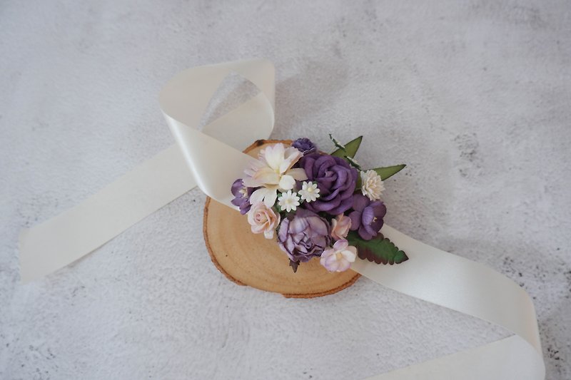 Wedding flower wrist corsage sunflower, dark purple, floral bracelet - Corsages - Paper Purple