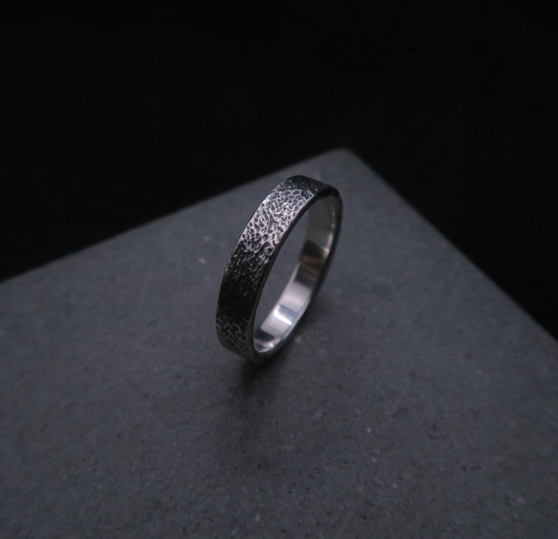 Brilliant (Black) Sterling Silver Forged Ring - Width 4.5mm - Ring circumference can be modified once for free - Couples' Rings - Other Metals Black