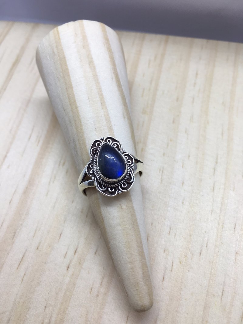 Labradorite Ring Handmade in Nepal 92.5% Silver - General Rings - Gemstone 