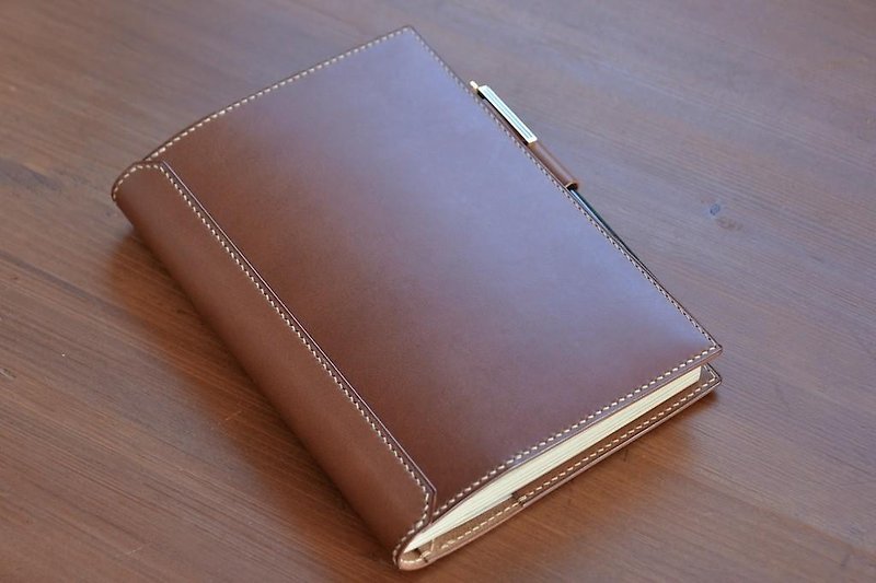 B6 size notebook cover with pen holder - สมุดบันทึก/สมุดปฏิทิน - หนังแท้ หลากหลายสี