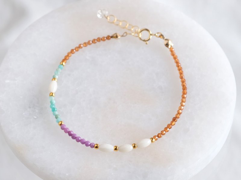Yndislegt  fjólublár bracelet 天然石ビーズブレスレット アマゾナイト/ヘソナイト/フォスフォシデライト　ハーキマーダイヤモンド - 手鍊/手環 - 寶石 橘色