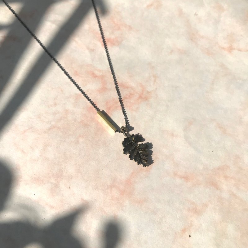 規則之外/項鍊 葉片 禮物 藝術家 半浮雕 簡單叛逆 詩意的秋天 - 項鍊 - 不鏽鋼 黑色