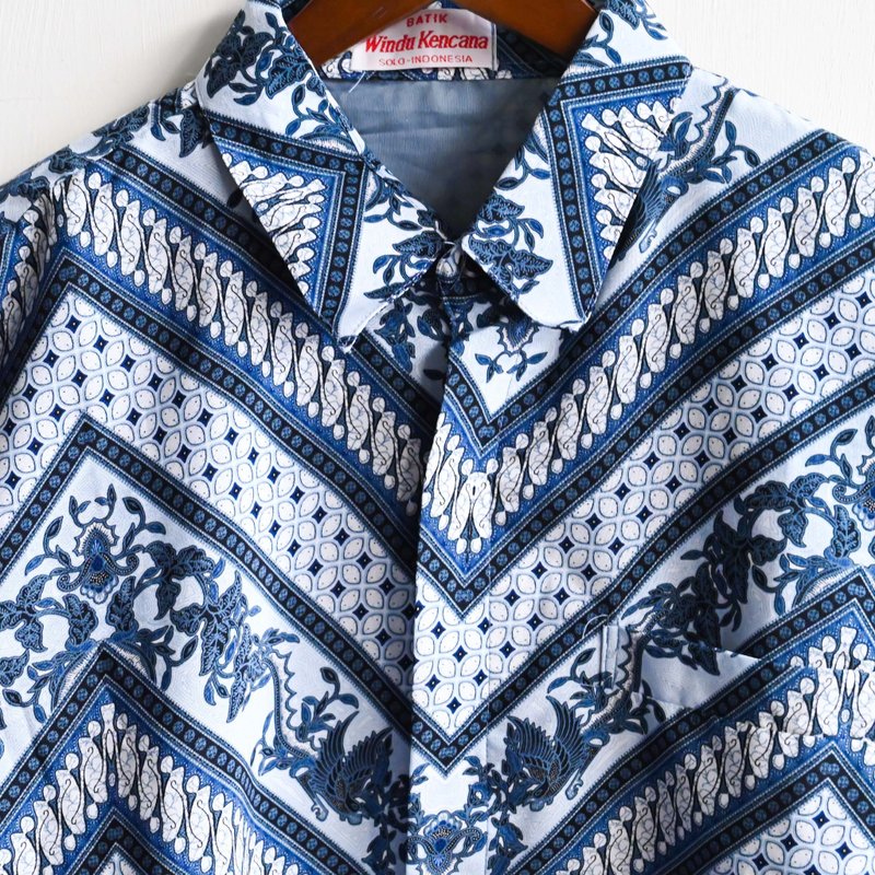 【蛋植物古著】對彩花藤印花寬鬆古著襯衫 - 女裝恤衫 - 其他人造纖維 藍色