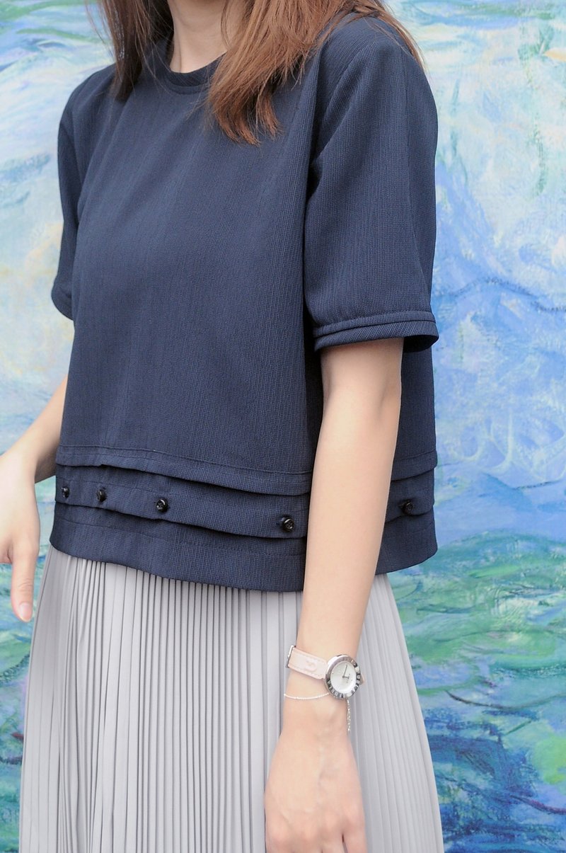 Inez Blouse 深藍色飾鈕褶褶上衣 - 女上衣/長袖上衣 - 其他人造纖維 藍色