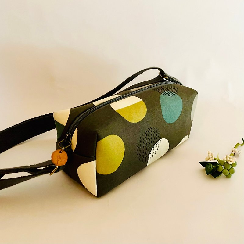 Night water jade toast shoulder/cross-shoulder backpack. Inside pocket. Long clip-fold umbrellas are easy to store. Japanese design cloth - Messenger Bags & Sling Bags - Cotton & Hemp Multicolor