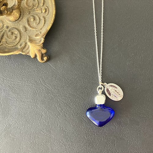 jewelry MARINA SV フランスアンティークメダイと香水瓶のネックレス -Blue