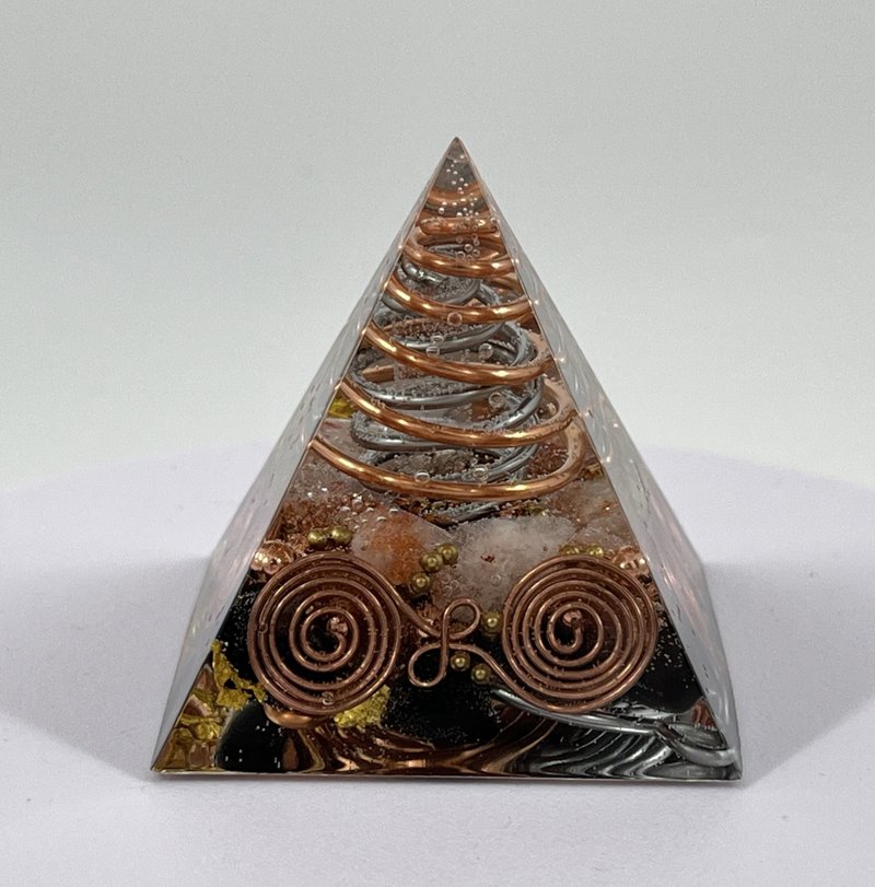 開運小物 Orgonite 奧剛能量塔-金字塔款式2 - 擺飾/家飾品 - 半寶石 黃色