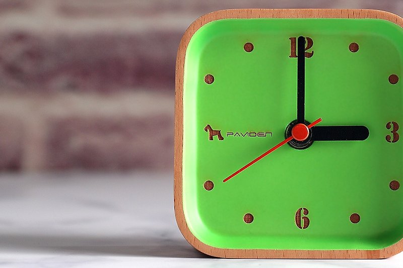 Reyana square table clock (apple green) beech 10cm X 10cm - นาฬิกา - ไม้ 
