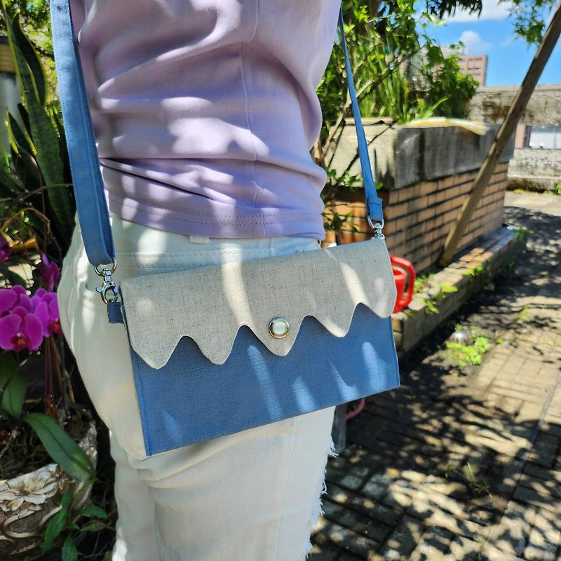 [Pure handmade] Mt. Fuji double-layer oblique bag clutch bag storage bag long clip wallet - Clutch Bags - Cotton & Hemp Blue