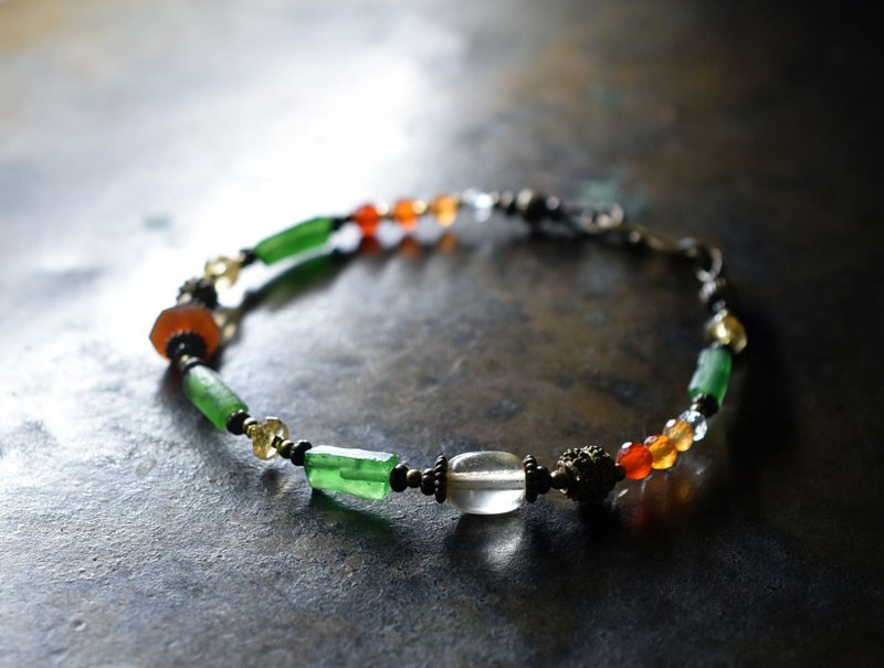 Cobalt green Roman glass, antique Bohemian beads, brass beads, carnelian and citrine bracelet - สร้อยข้อมือ - แก้ว สีเขียว