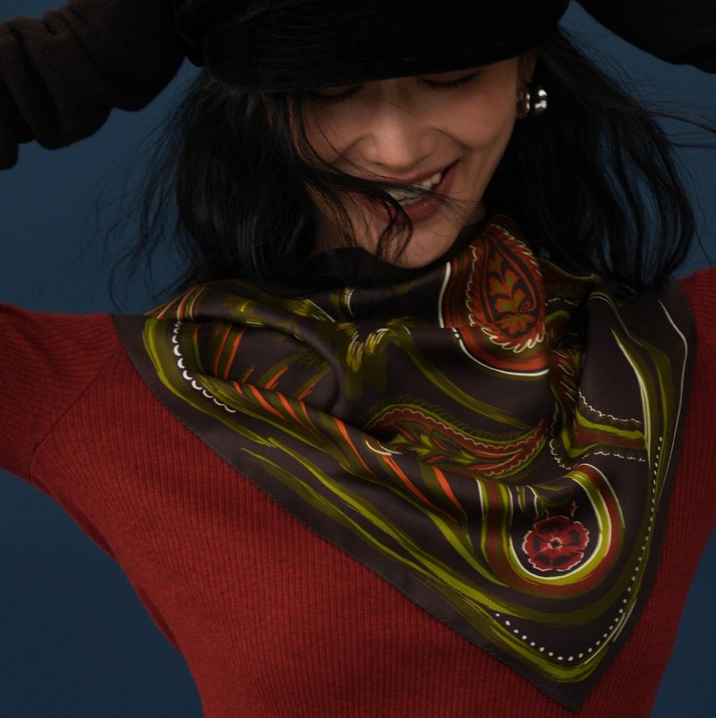 【佩斯利】法式復古/桑蠶絲/腰果花大三角巾 - 絲巾 - 絲．絹 多色