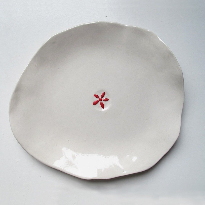 [Five Creative] - red flower pinching plate - จานเล็ก - ดินเผา 