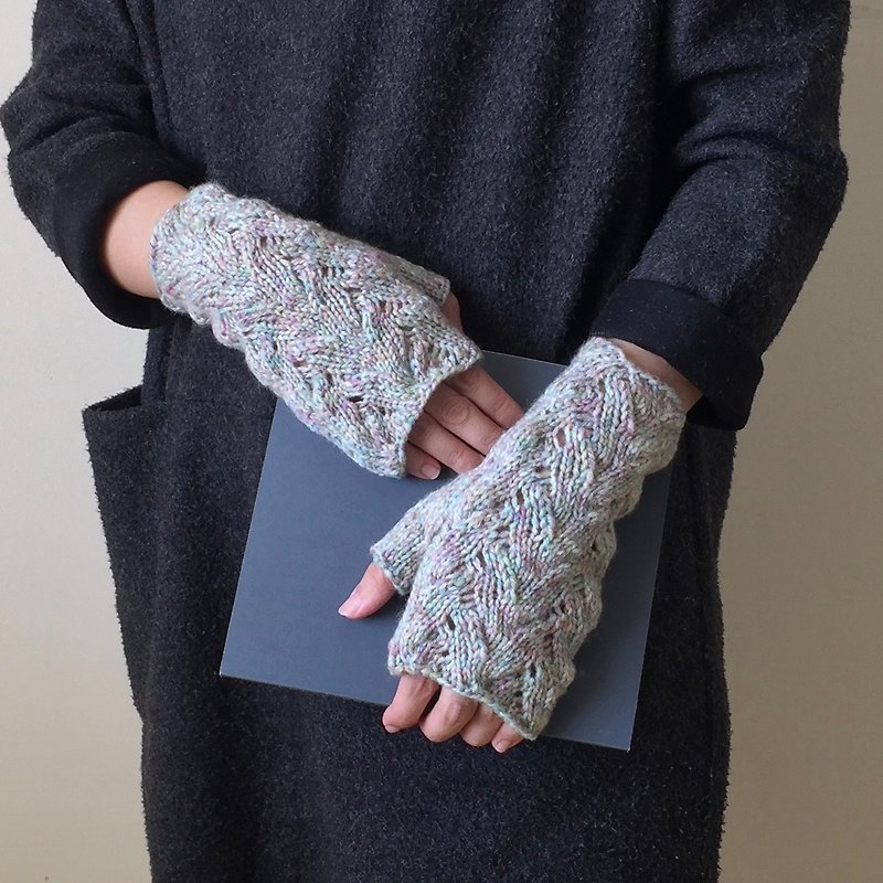 Woven Fabrics - Hand Woven Wool Holes Patterns Gloves - Sandy - Gloves & Mittens - Wool Pink
