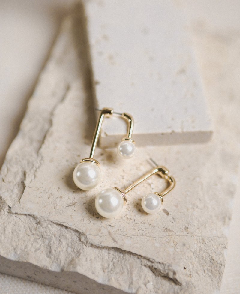 August Pearl Threader Earrings | The Sally Kim Collection | Sachelle Collective - Earrings & Clip-ons - Precious Metals Gold