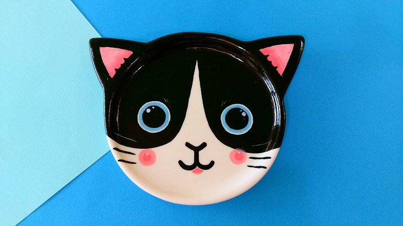 生日禮物首選  黑白中分貓釉下彩繪  手捏造型盤 - 碟子/醬料碟 - 瓷 多色