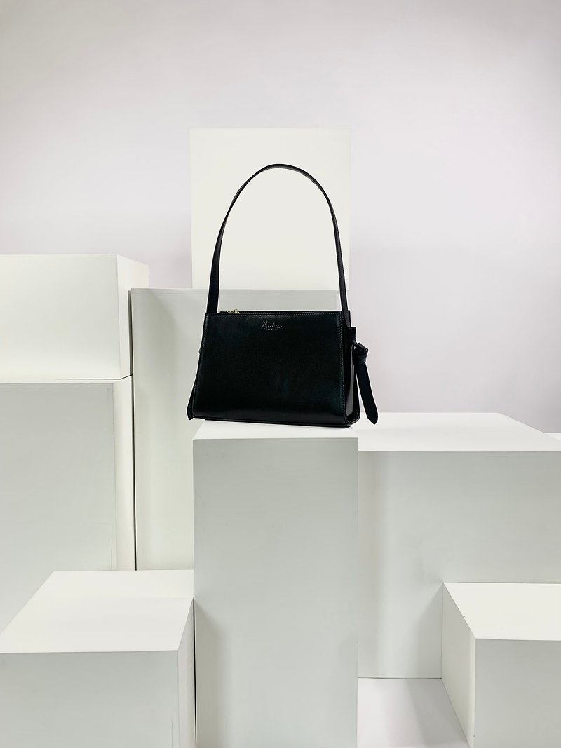 'Venus' Leather shoulder bag in Black - Handbags & Totes - Genuine Leather Black