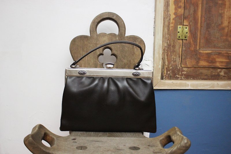 B140 [Vintage purse] (Italian) brown rectangular hippocampus logo handbag - กระเป๋าถือ - หนังแท้ สีนำ้ตาล