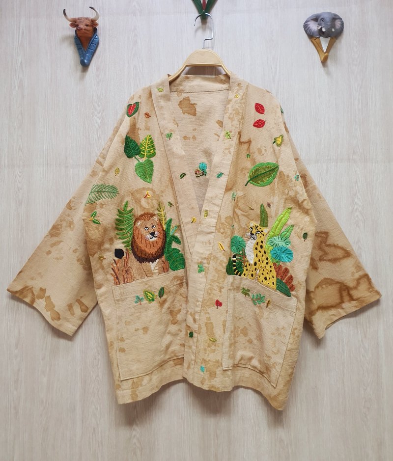 手工刺繡開衫、棉、天然染料、獅子、獵豹、樹葉、叢林 - 女大衣/外套 - 繡線 卡其色