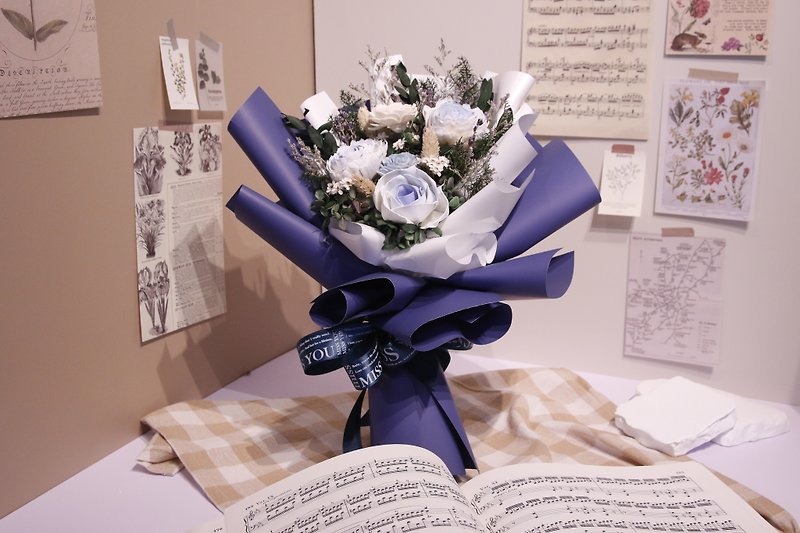 【Medium Sola Bouquet】—Gentleman Blue Bouquet - ช่อดอกไม้แห้ง - พืช/ดอกไม้ สีน้ำเงิน