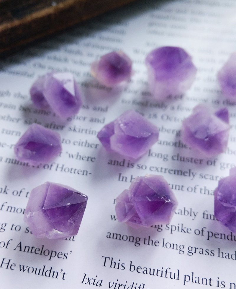 Amethyst 馬達加斯加產地 紫水晶 小晶牙 天然小碎石  一組10顆 - 擺飾/家飾品 - 其他材質 