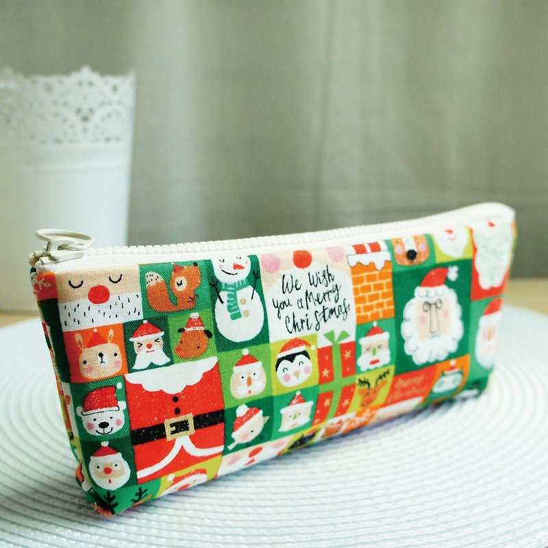 Lovely[Japanese fabric order] Happy Christmas green lattice pencil case, tool bag - Pencil Cases - Cotton & Hemp Green