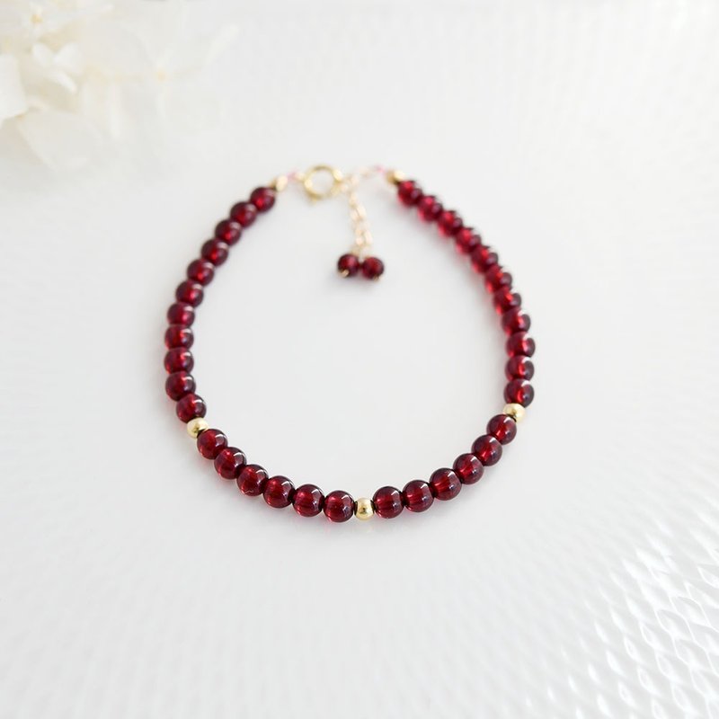 Symbol of love and fruitfulness 5A rank garnet bracelet January birthstone with adjuster - สร้อยข้อมือ - เครื่องเพชรพลอย สีแดง