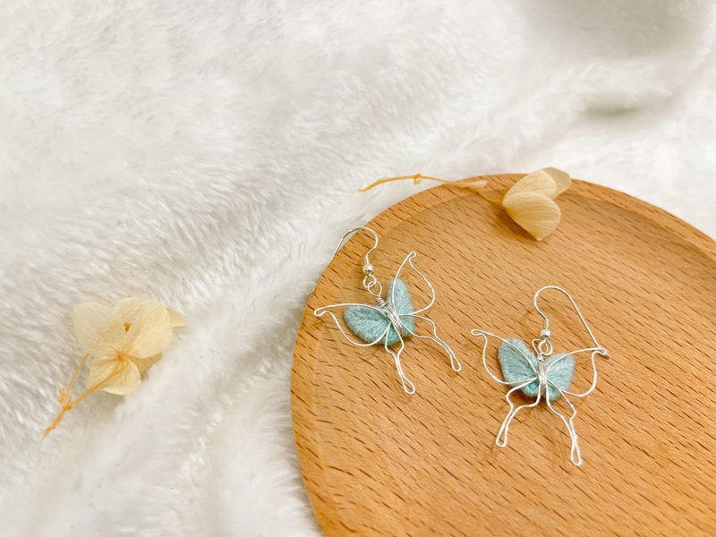 Embroidered earrings-Die Wu (green) - ต่างหู - เงินแท้ 