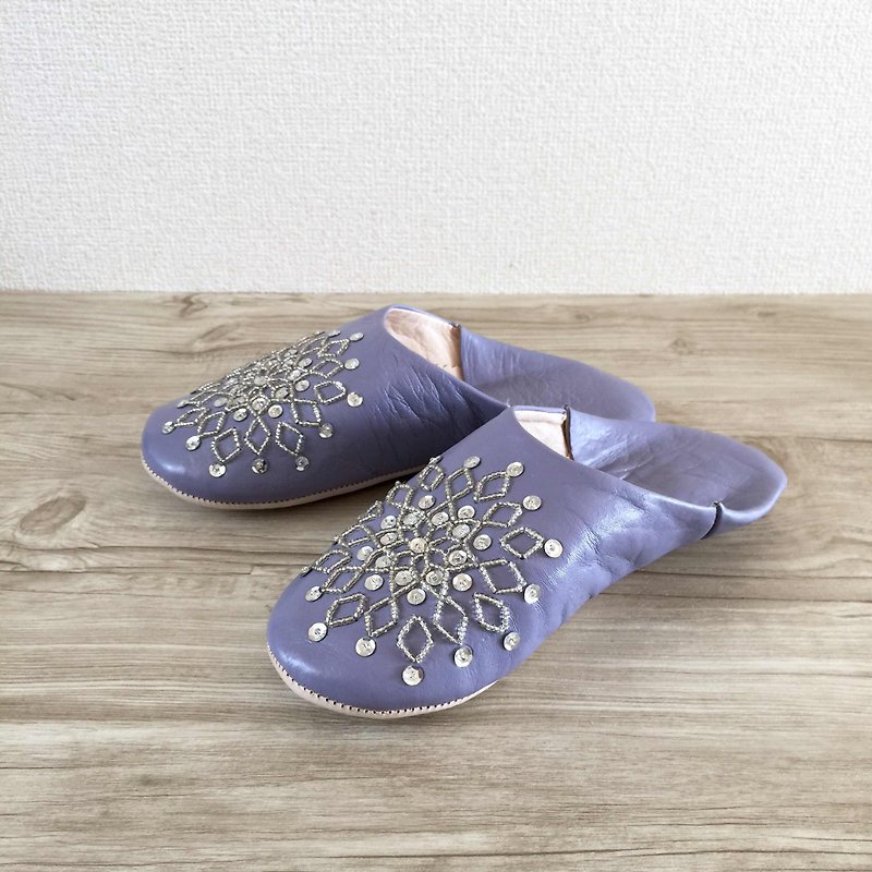 再販　手縫い刺繍の上品バブーシュ ( slippers)　ノアラ　浅紫 - その他 - 革 パープル